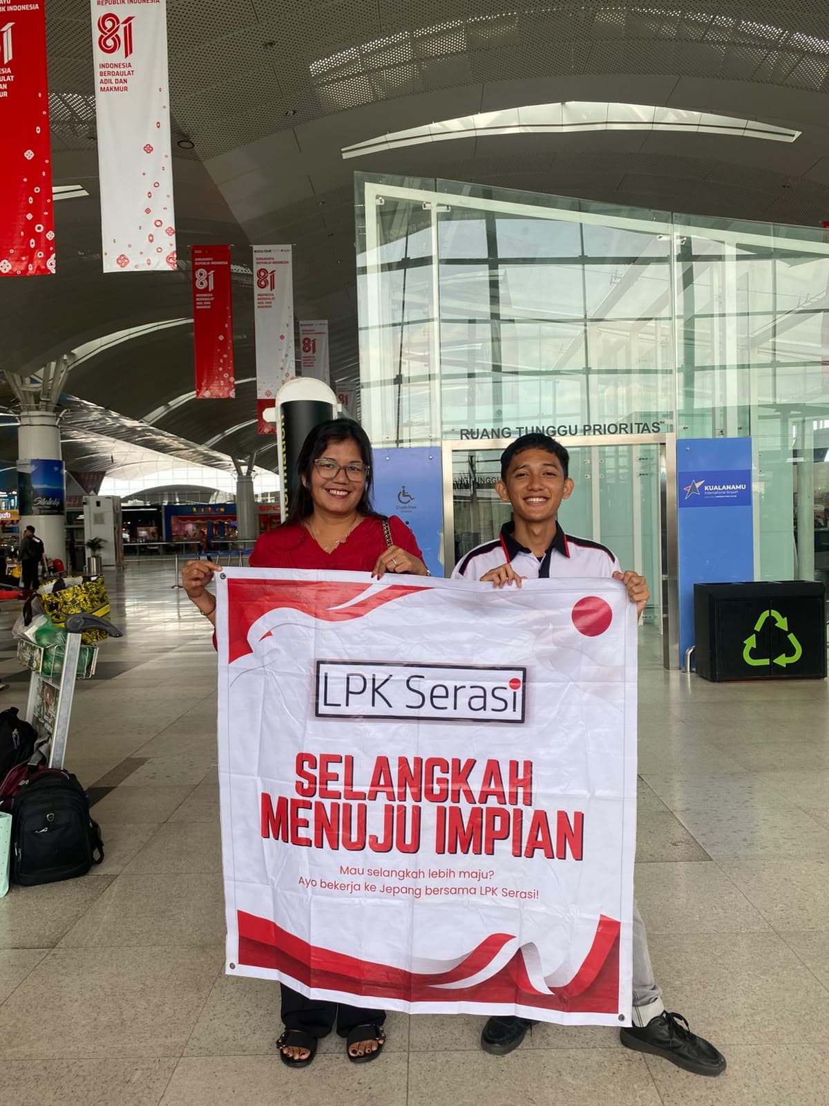 Pendamping dan peserta LPK Serasi menuju proses lanjutan